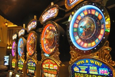 pap4d Android app home screen showing live football fixtures and casino games